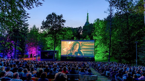 Am Donnerstag, 17. Juli, beginnt das Mondscheinkino am Hermannsdenkmal. Es werden insgesamt 25 Filme gezeigt. - © Archivfoto: Landesverband Lippe