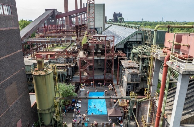 Werksschwimmbad Zollverein: Coolster Pool der Welt offiziell eröffnet / Badesaison ...