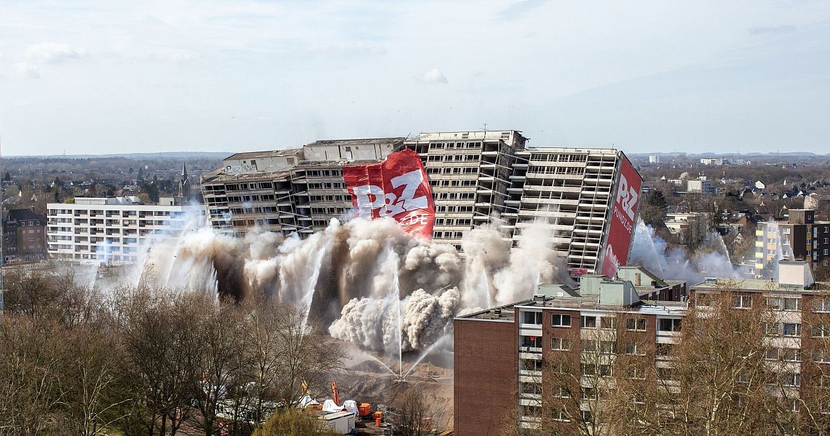 Sprengung in Duisburg: Ein Problemhaus verschwindet | NRW