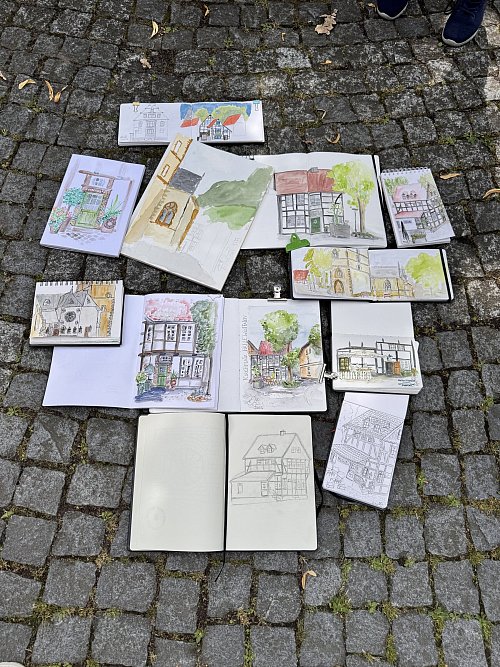 Teil der Treffen ist es, die angefertigten Skizzen zu fotografieren und zu veröffentlichen. - © Skizzen-Mafia