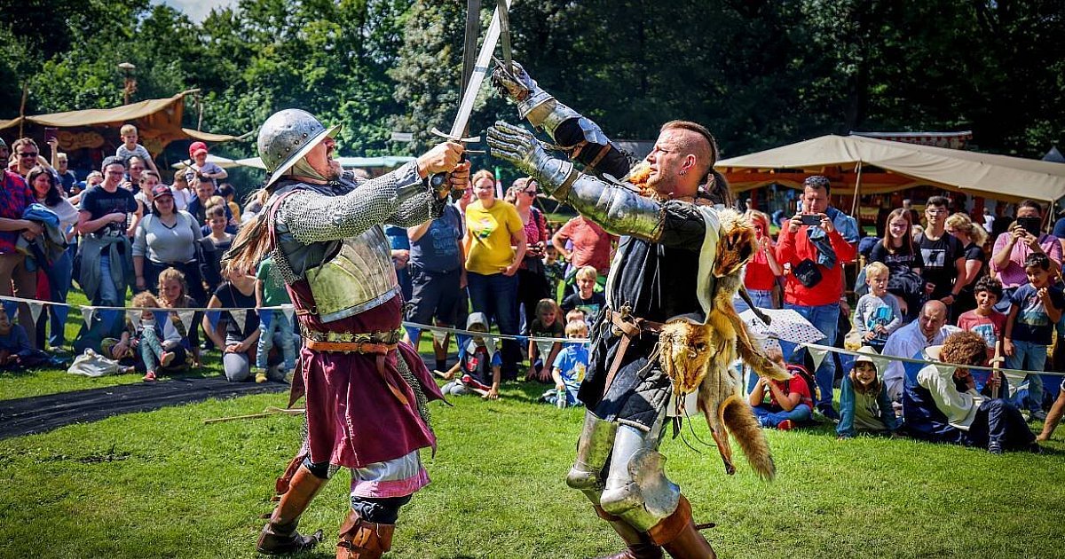 Sparrenburgfest, Libori und Mondscheinkino: Das ist am Wochenende in OWL los