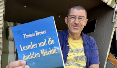 Leander-Krimis: Ein Bürener Lehrer mordet seit Jahren auf Föhr