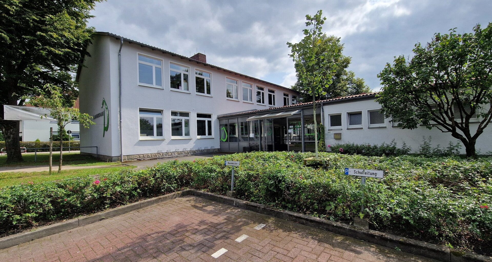 Zwölf Asbest-Proben entscheiden über das weitere Vorgehen an Haller Schule | Haller Kreisblatt