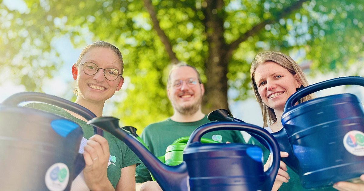 Smartphone und Gießkanne: Bielefelder Initiative startet Kampagne für durstige Bäume