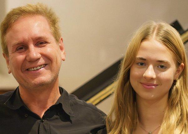 Musiksommer in der Kreuzkirche mit dem Pianisten Erik Salvesen und der Studentin Corina Rott. - © NW