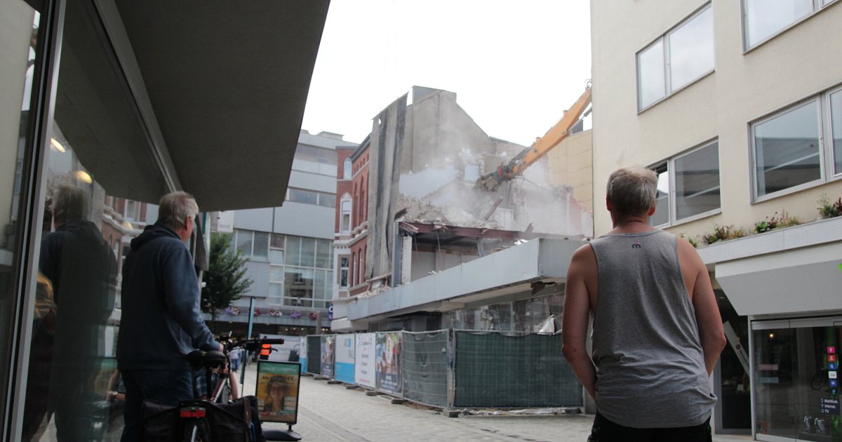 Mega-Abriss vom ehemaligen H&M-Gebäude in Herford wird zum Publikumsmagneten