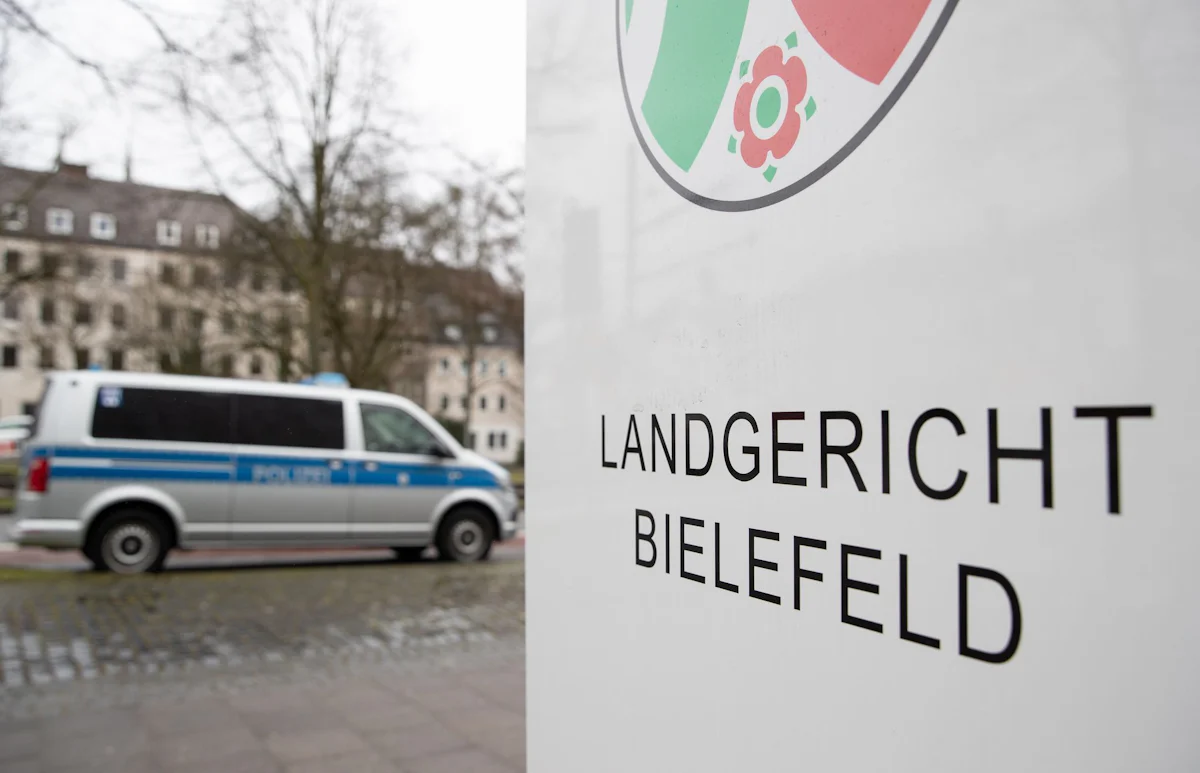 Landgericht Bielefeld - Prozess gegen Sohn: Eltern beim Sterben geholfen? - Panorama