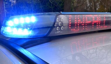 Schwerer Unfall in Bad Essen: Person in Fahrzeug eingeklemmt