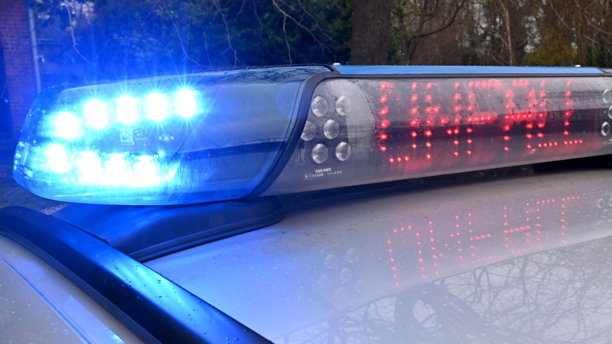 Schwerer Unfall in Bad Essen: Person in Fahrzeug eingeklemmt