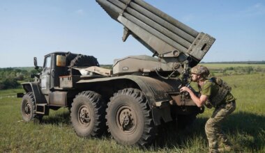 Ukraine News: Ukraine meldet Schlag gegen russische Luftwaffenbasis - Politik