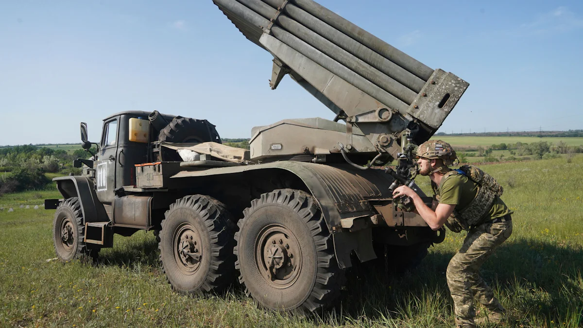Ukraine News: Ukraine meldet Schlag gegen russische Luftwaffenbasis - Politik