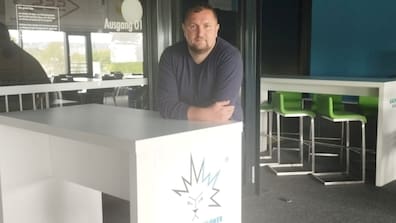 Steve Maschik ist bei den Eislöwen für die Themen Ticketing, Sponsoring und Nachhaltigkeit zuständig. 