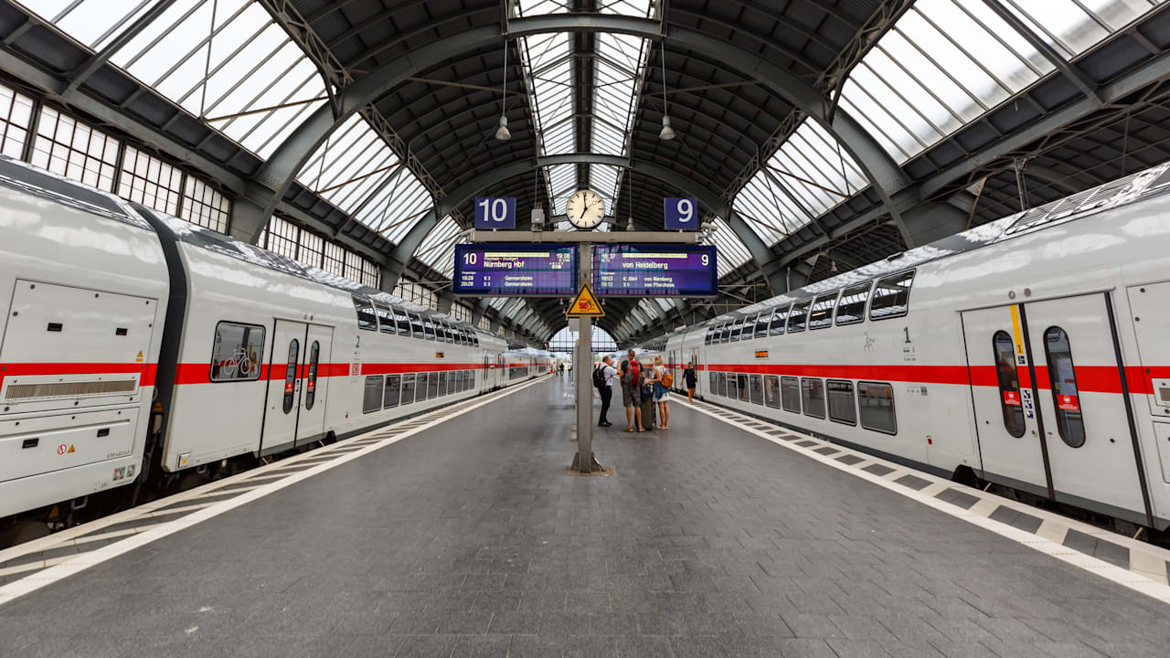Unwetter-Chaos! Blitzschlag legt Hauptbahnhof in Karlsruhe lahm | Regional