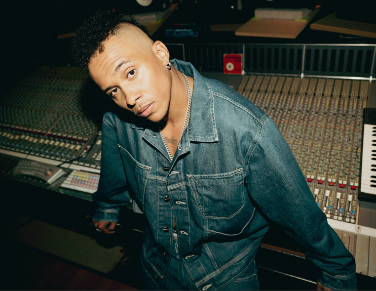 Kelvyn Colt ist das neue Kampagnengesicht deritalienischen Denim- und Streetwear-Marke.