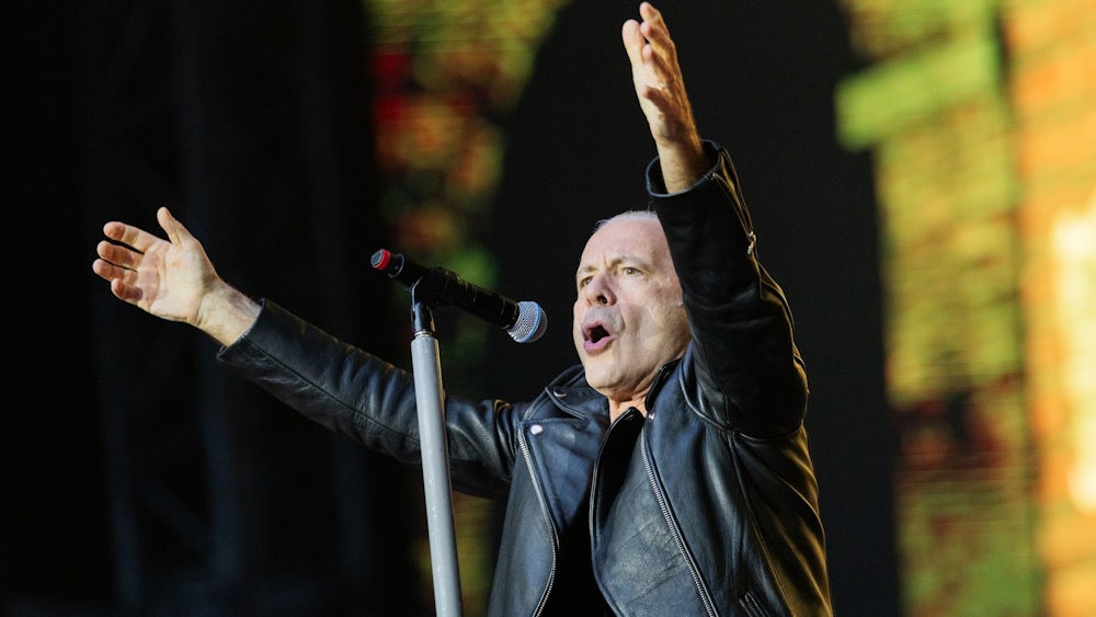 Iron-Maiden-Frontman Bruce Dickinson war auch in Gelsenkirchen stimmgewaltig.