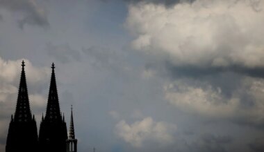 Erzbistum Köln haftet nicht für Missbrauch durch Priester – Zivilklage abgewiesen - Politik