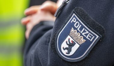 Einsatz bei Familienstreit in Marzahn-Hellersdorf: 18-Jähriger bricht Polizisten Bein
