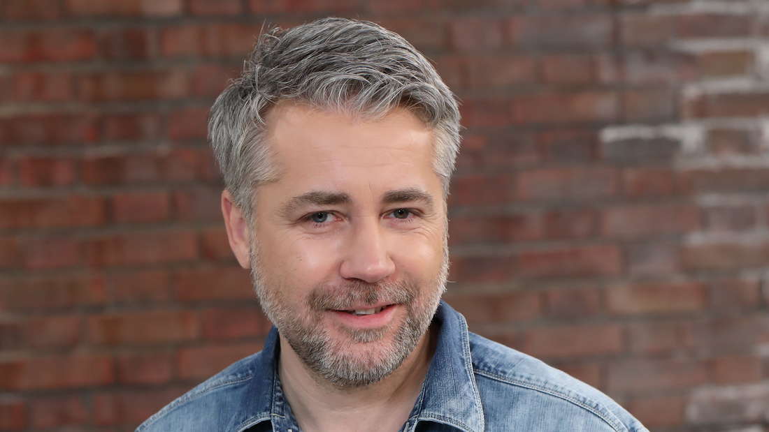 Bei „Bares für Rares“ (ZDF) ist Jan Čížek aus Köln seit 2016 als Händler dabei.  
