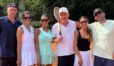 Boris Beckers Ehefrau Lilian verzaubert im türkisen Tennis-Look