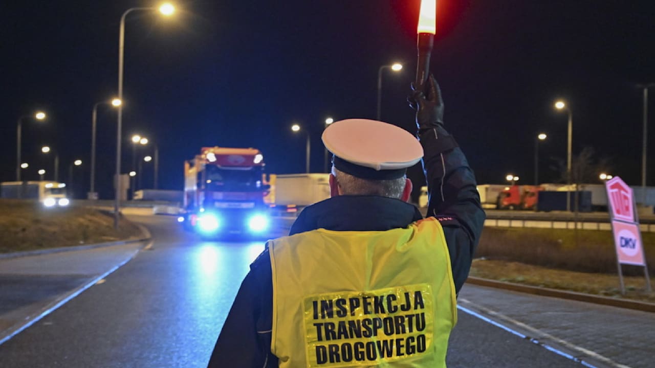 Ukrainer sollen vermehrt mit dem „Lkw-Trick“ dem Fronteinsatz entkommen | Politik