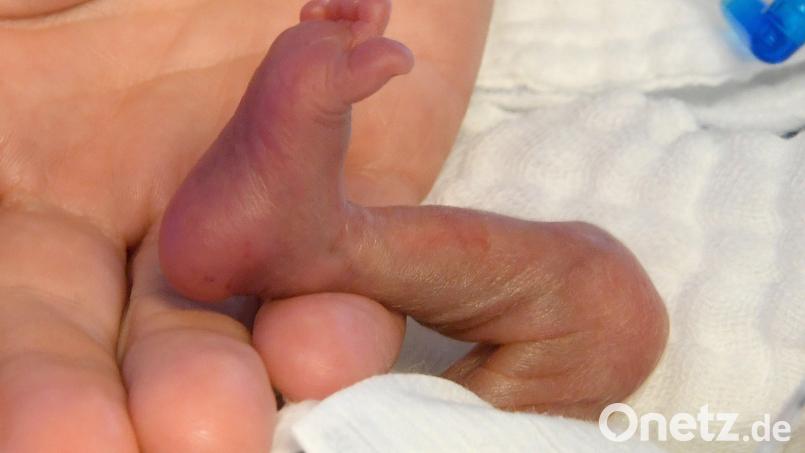 Auf der Kinder-Intensivstation des Nürnberger Südklinikums werden jährlich bis zu 70 extrem kleine Frühchen versorgt. Damit immer genug Milch für sie da ist, wurde nun eine Frauenmilchbank eingerichtet. Bild: Holger Hollemann