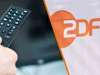 Eine Fernbedienung in der Hand und das Logo des ZDF.