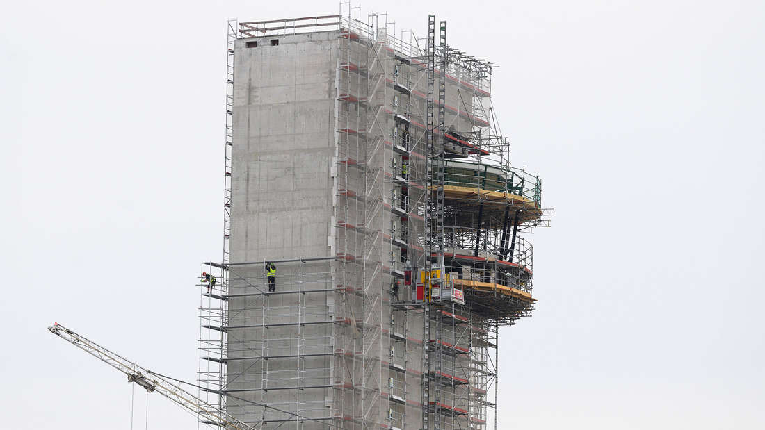 Baustelle: Tower von Terminal 3 am Frankfurter Flughafen.