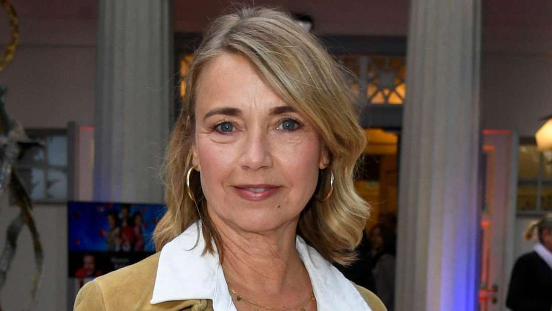 In den letzten Jahren wurde es beruflich um Tina Ruland etwas ruhiger als sonst. Nun holt die Schauspielerin zum Rundumschlag aus.