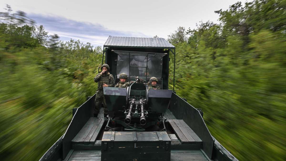 Putin entsendet schwer bewaffneten Panzerzug