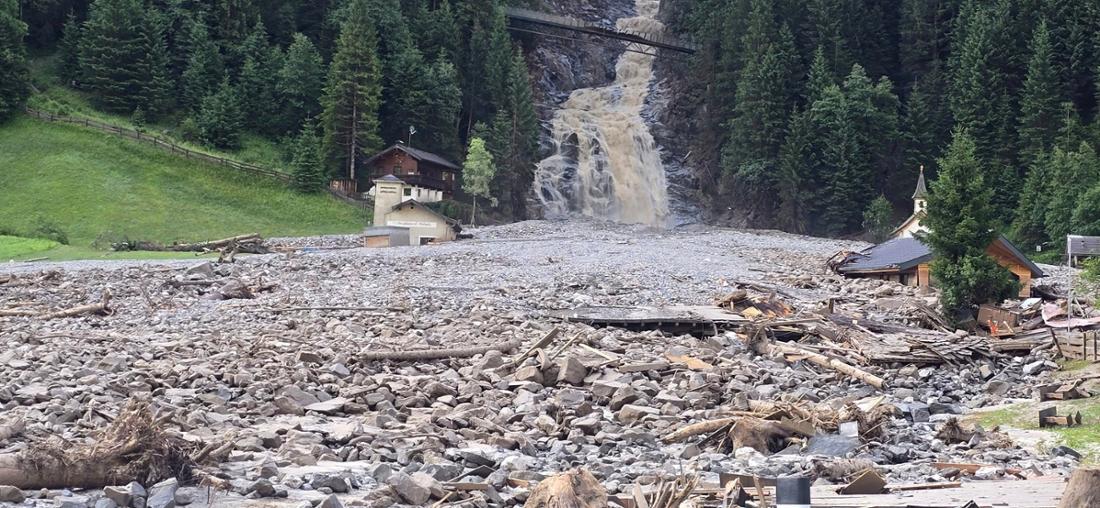 Örtchen Gschnitz in Tirol Österreich Unwetter Mure Gewitter Gerölllawine