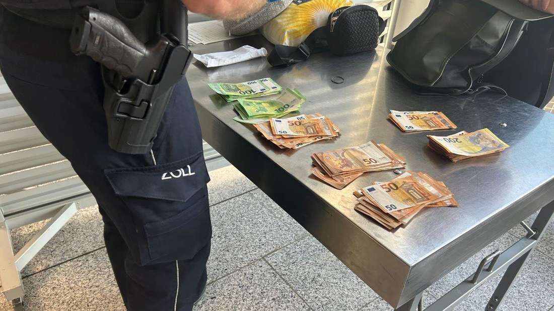 Bargeldkontrollen bei einer großen Kontrolle am Flughafen Frankfurt