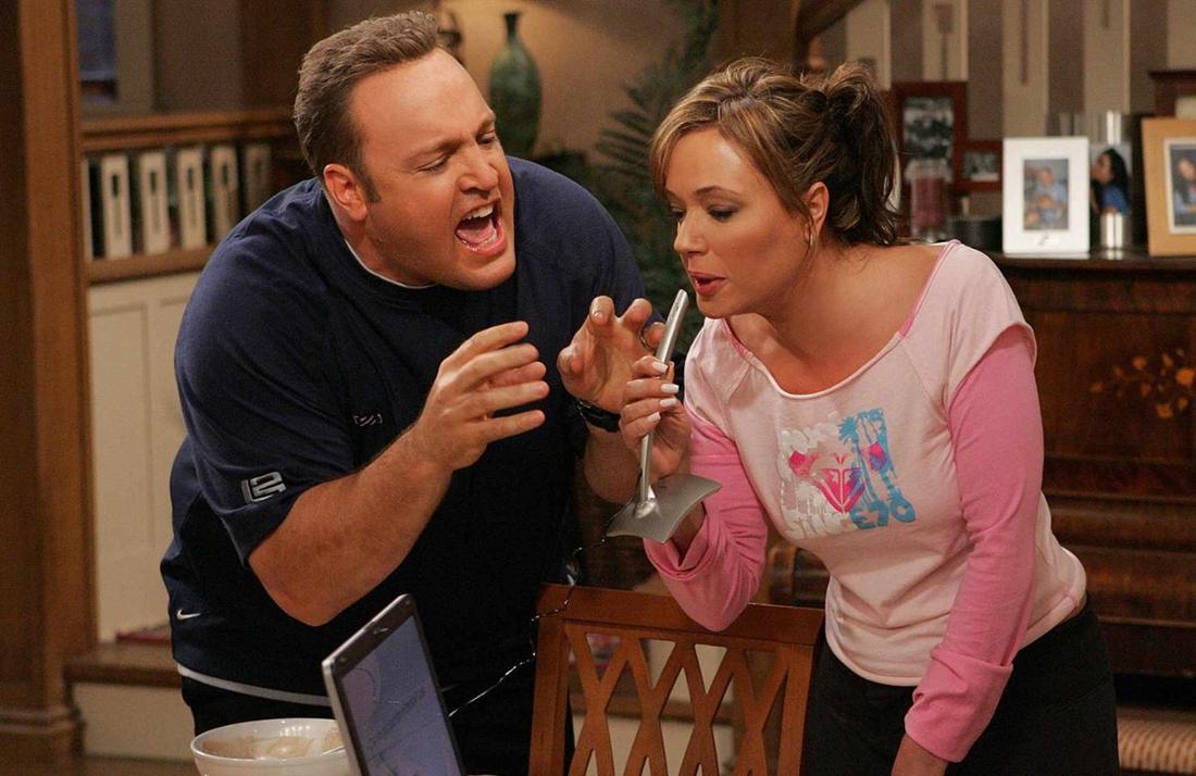 Kevin James und Leah Remini in „King of Queens“