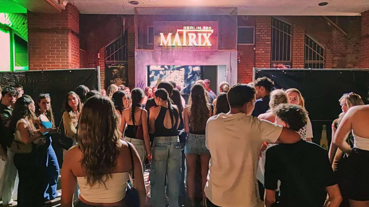 Möglicherweise auch Frauen in Deutschland mit Spritzen attackiert