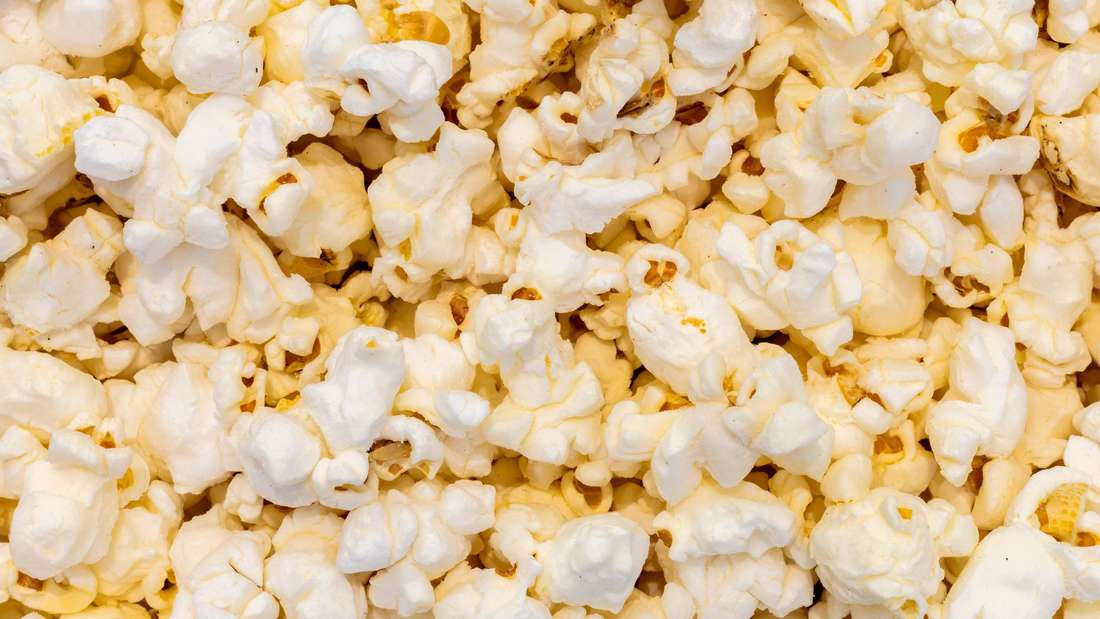 Nahaufnahme von Popcorn.