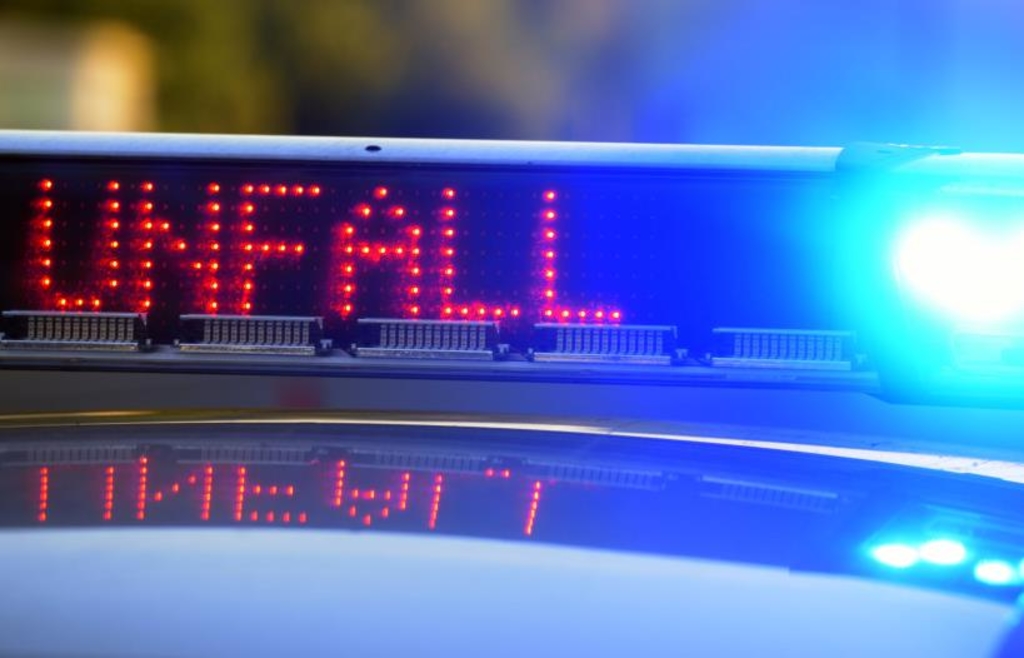 Motorradfahrer bei Unfall auf A8 schwer verletzt