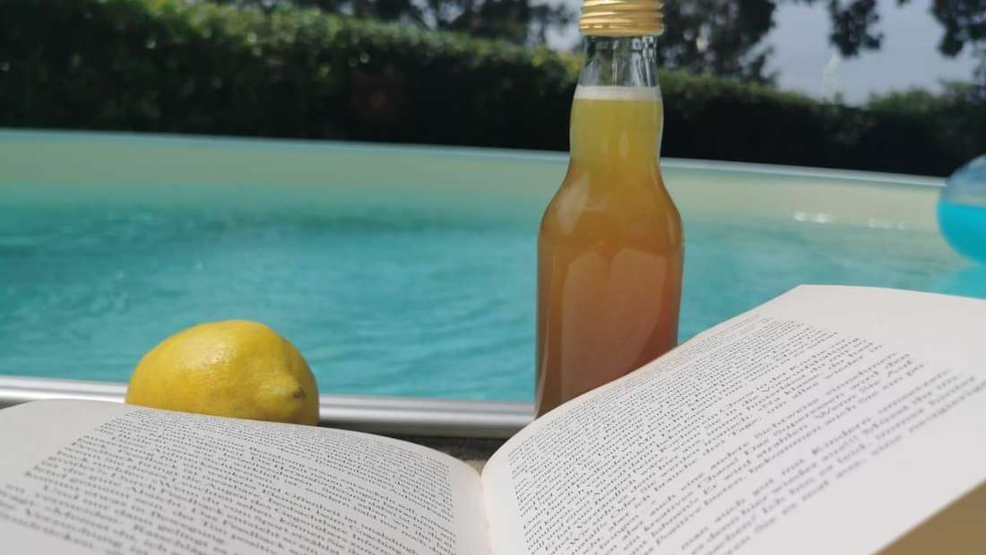 Sommerzeit ist Lesezeit: Egal ob im Urlaub, im Garten, auf dem Balkon, unterwegs oder am Pool. Jetzt ist die Gelegenheit, mal zu einem Buch zu greifen, das man schon lange lesen möchte. 