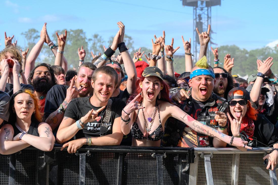 In einem kleinen bayerischen Ort fand kürzlich ein Metal-Festival statt – zur Freude von rund 2000 Besuchern. (Symbolbild)