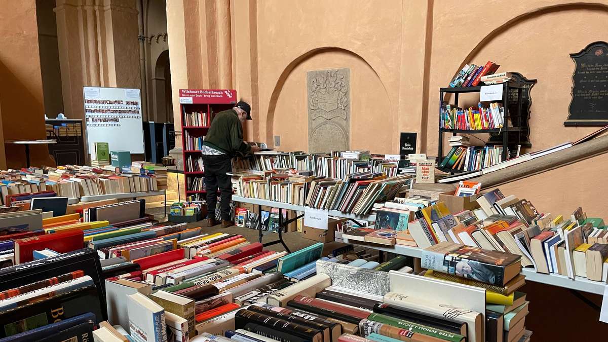 Bücherflohmarkt in Wildeshausen stößt auf riesige Resonanz