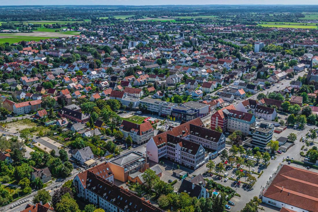 In Königsbrunn sorgt eine Hochzeitsfeier für einen großen Einsatz der Polizei.