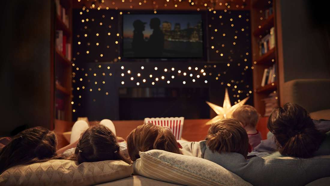 zuhause,gemütlich,familie,filmabend *** home,comfortable,family,movie night familienfilm