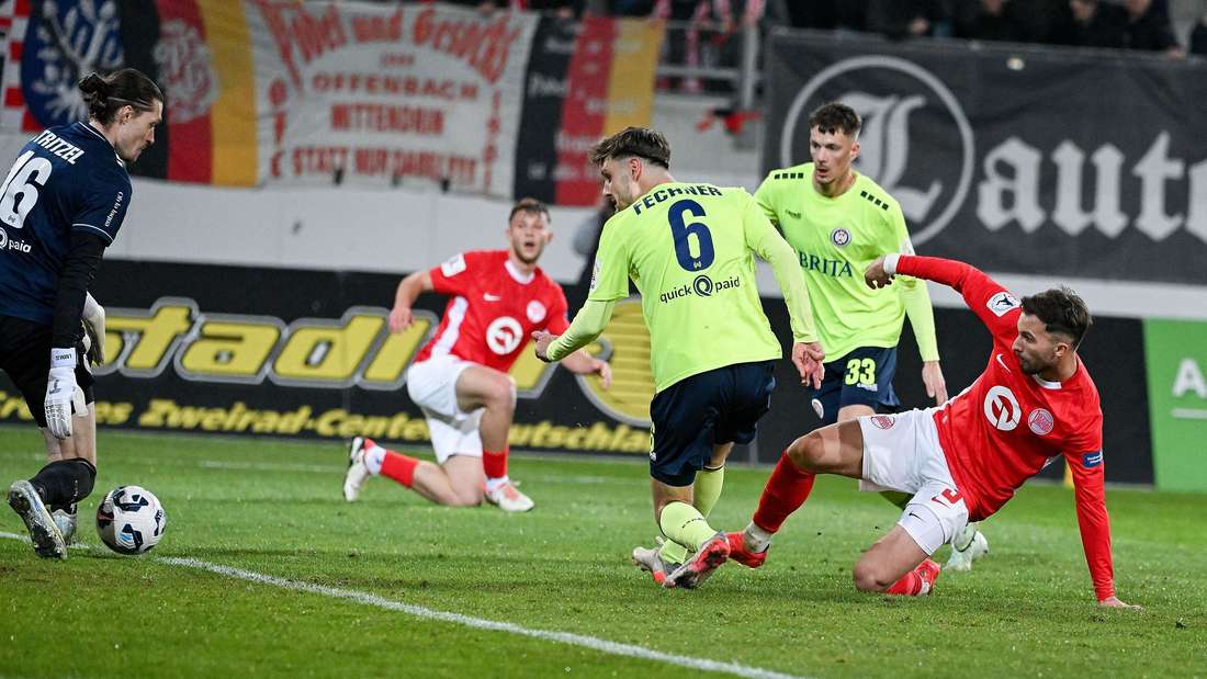 Bereit für die Revanche: Valdrin Mustafa (vorne) und Vincent Moreno (hinten) sind rechtzeitig zum Test gegen den SV Wehen Wiesbaden (gelbe Trikots) fit geworden. Im März hatte es im Hessenpokal eine ernüchternde 0:4-Pleite gesetzt.