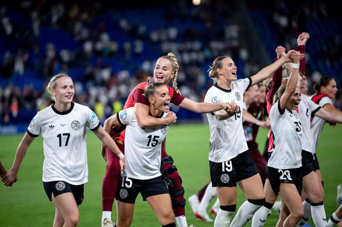Der Jubel bei den DFB-Frauen kannte keine Grenzen, auch Gwinn war dabei