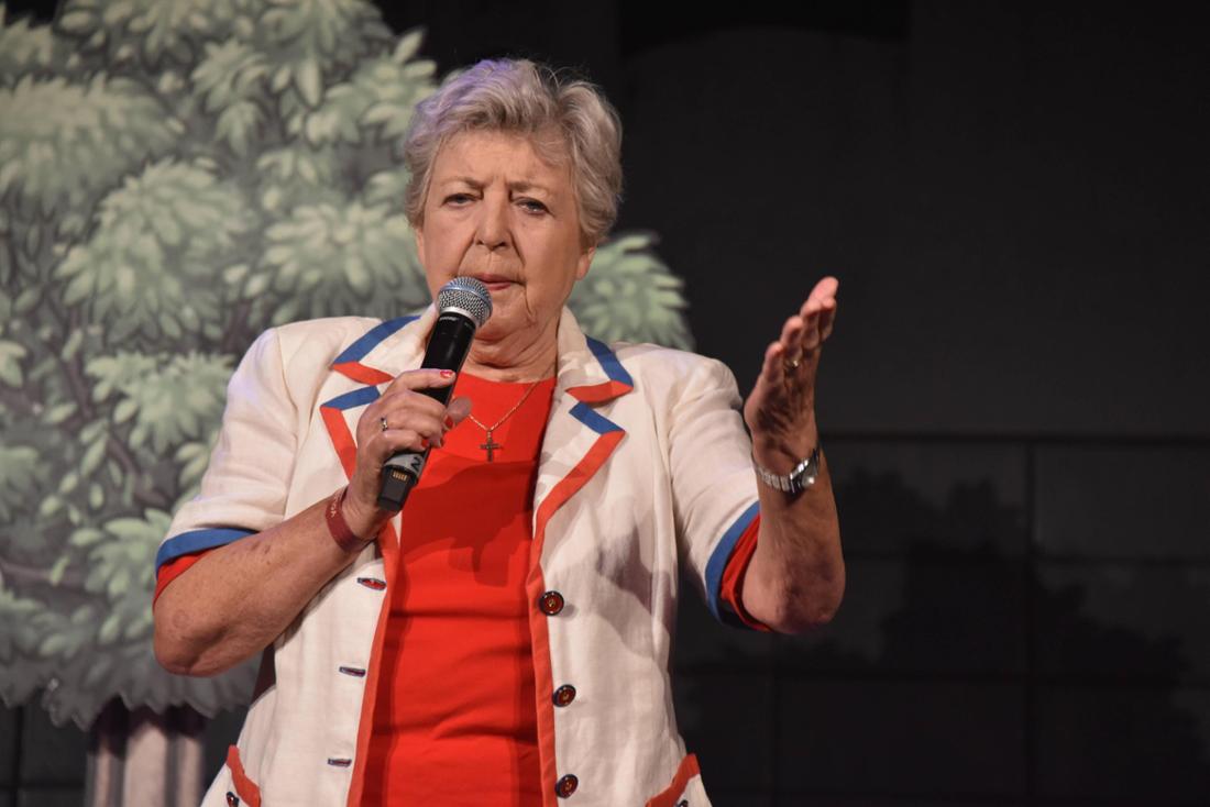 Schauspielerin Marie Luise Marjan auf der Buehne bei der Vorstellung des Herbstprogamm der Volksbuehne am Rudolfplatz