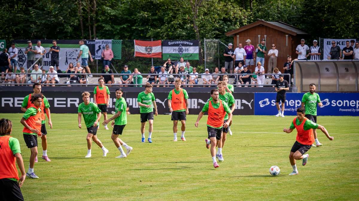 Fotos, Autogramme und erste Trainingseinheiten am Birkenmoos