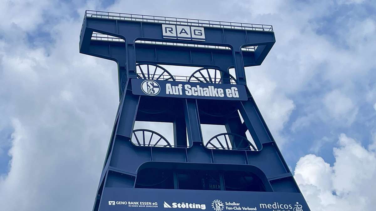 So sieht das neue Schalke-Denkmal vor der Arena aus