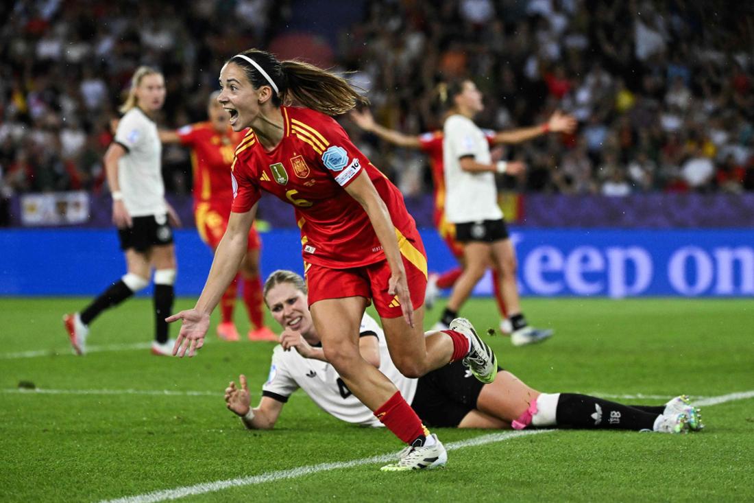Spain's 06 Aitana Bonmati (C) celebrates after scoring Spain's first goal during the UEFA Women's Euro 2025 semi-final football match between Germany and Spain at the Letzigrund Stadium in Zurich, on July 23, 2025.  (Photo by Miguel MEDINA / AFP)