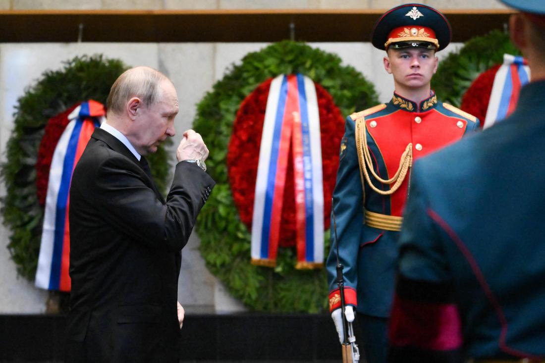 Wladimir Putin bei einer Trauerfeier im Central Clinical Hospital.