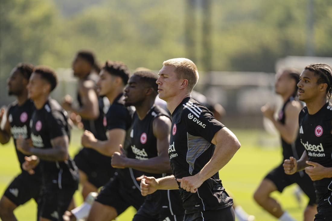 Rasmus Kristensen geht bei der Eintracht stets voran