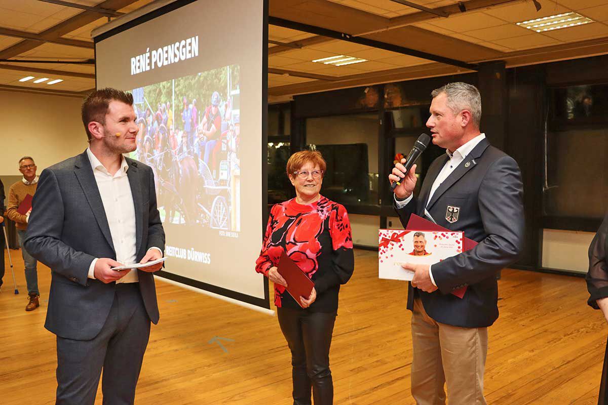 Feierlicher Moment: In der Festhalle Weisweiler wurden die besten Sportlerinnen und Sportler Eschweilers mit großem Applaus ausgezeichnet. - privat
