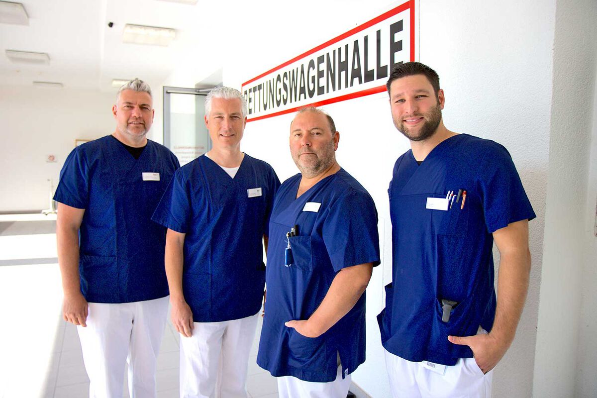 v.l.n.r.: Thomas Scholl, Thorsten Mülly (Chefärzte Klinik für Akut und Notfallmedizin); Dirk Hannes, Tim Johnen (Pflegeleitung Zentrale Notaufnahme) Foto: SAH/Convent - 